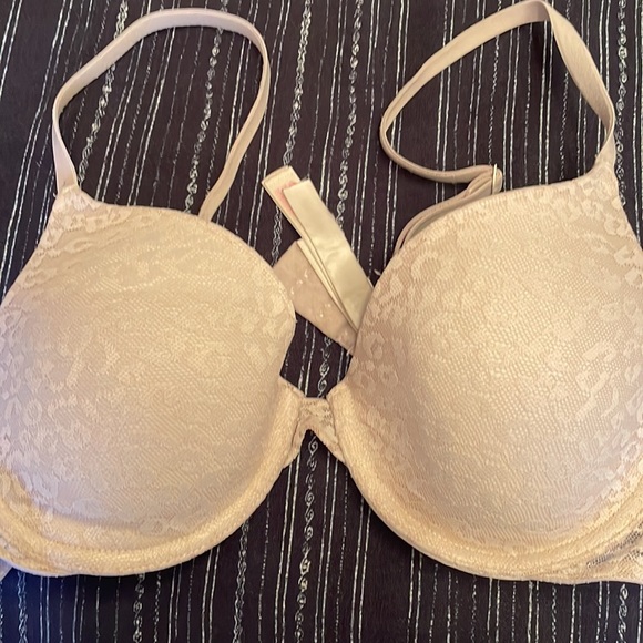 Three PINK bras - Picture 4 of 7